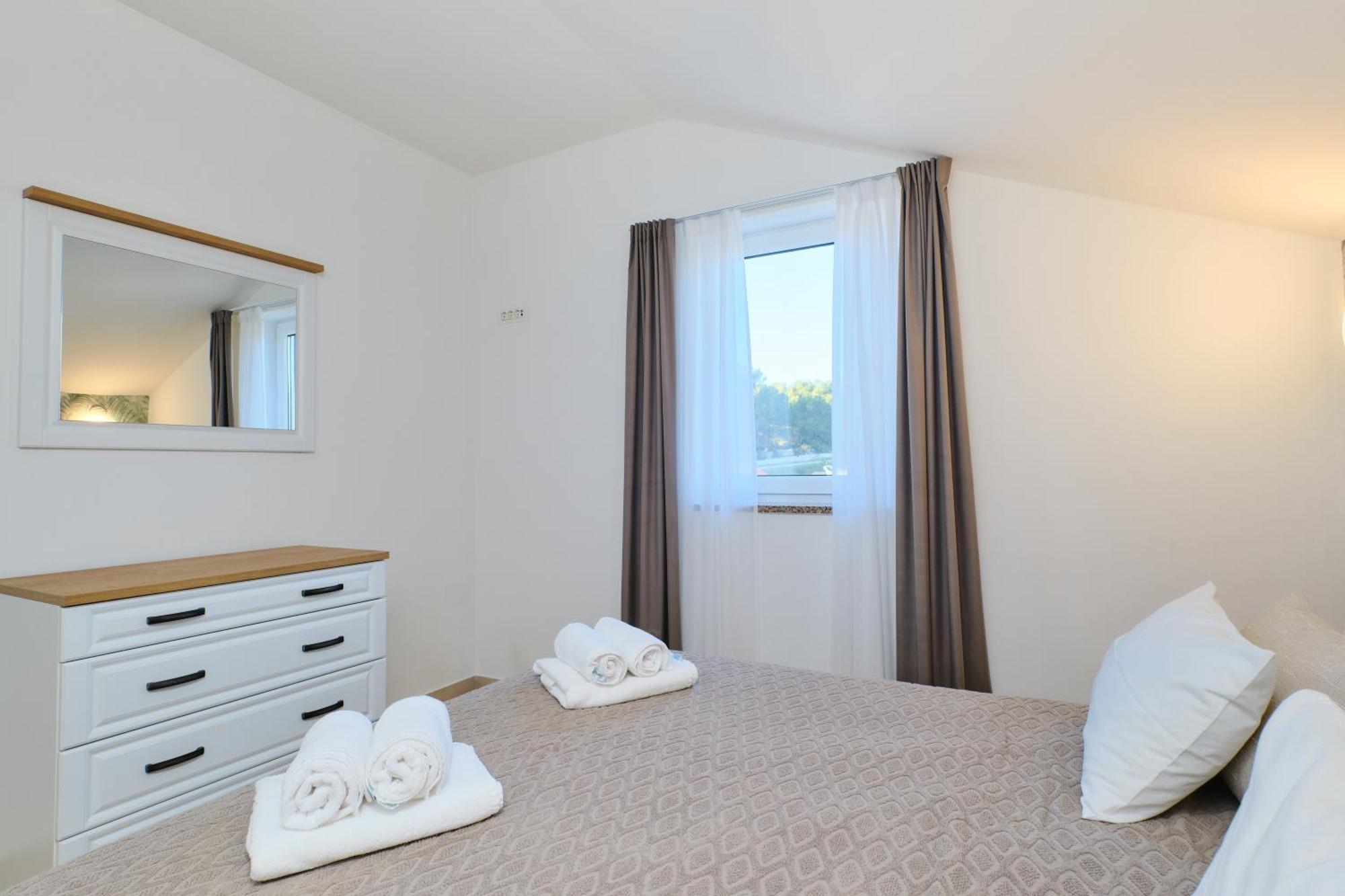 Apartments Divna Mali Losinj Ngoại thất bức ảnh