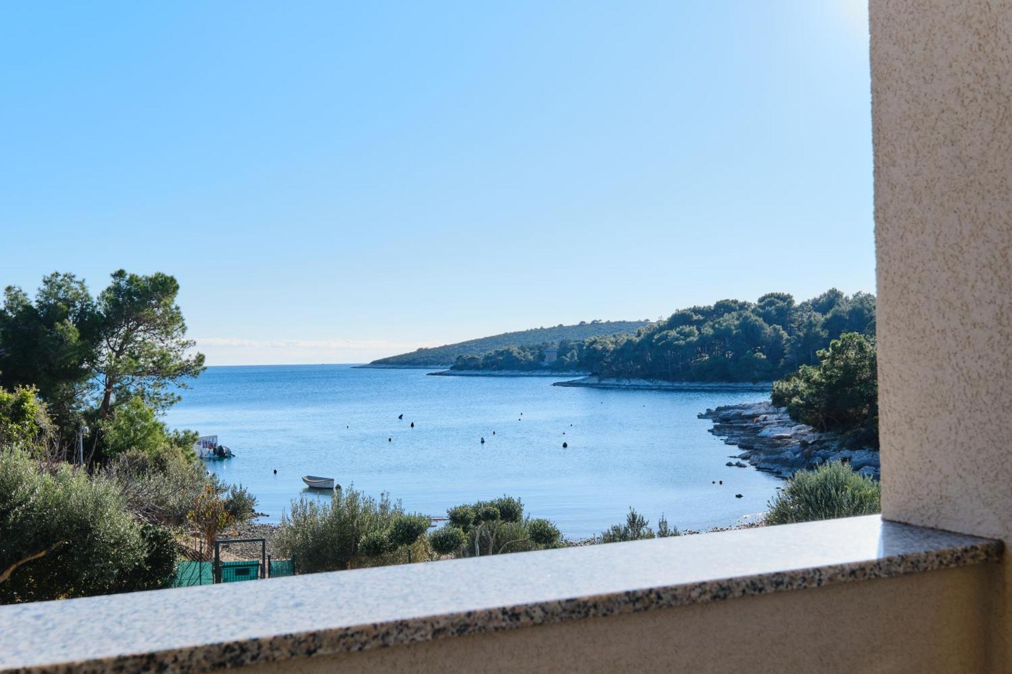 Apartments Divna Mali Losinj Ngoại thất bức ảnh